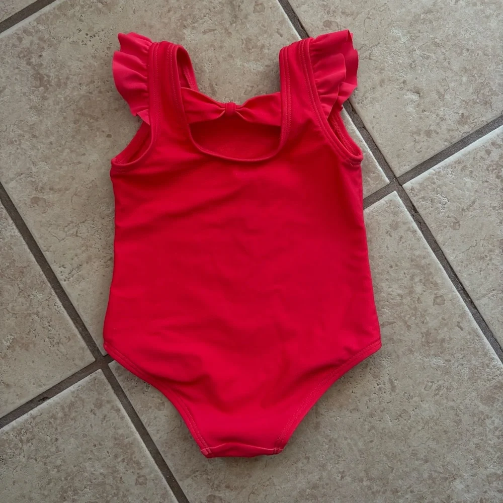 Buc-cees adorable red